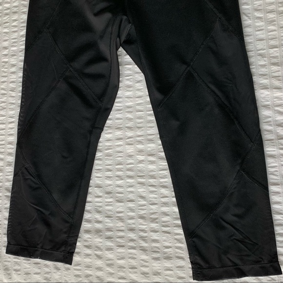 Athleta Mesh Solar Capri Leggings - Picture 4 of 4
